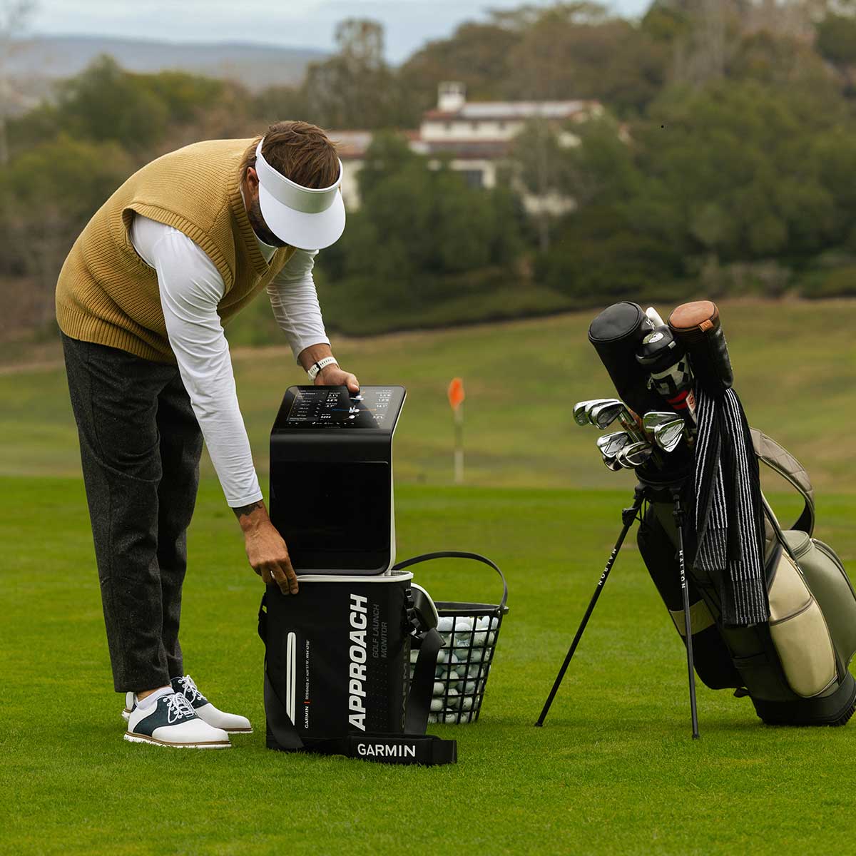 Approach® R50 Complete Golf Studio Package